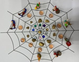herfst spinnenweb loose parts 1