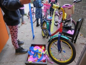 fiets versieren kleuters
