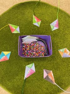 vliegers versieren kleuters