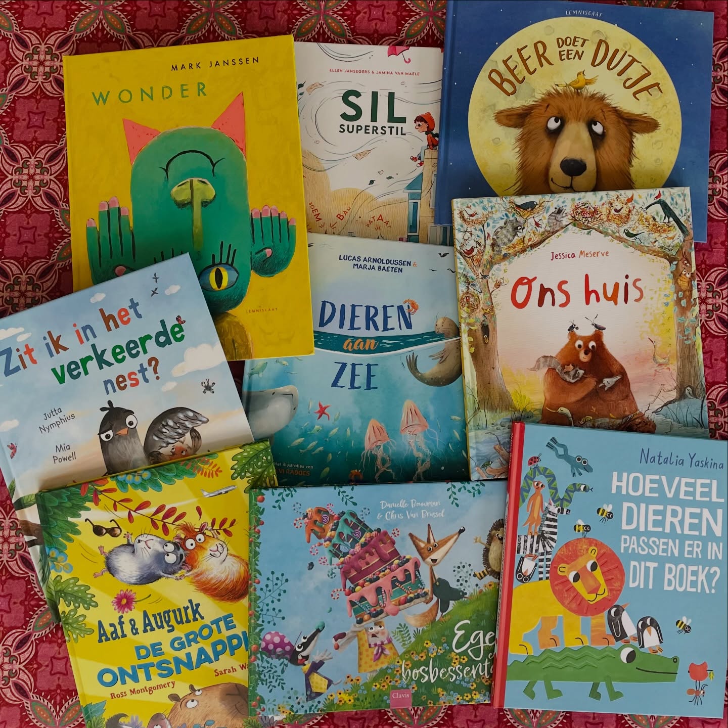 Woehoe! Nieuwe boekennn! Er zitten echt leukerds tussen voor de lente en zomer. Ze zijn sowieso allemaal te leuk om te laten liggen. 😍
Bij ‘Wonder’ van @markjanssenpicturebooks en ‘Beer doet een dutje’ gaan we gratis lesideeën schrijven. 🖊️ 
Nu tijd voor m’n eigen dutje. 😴 Is het al meivakantie? 😉