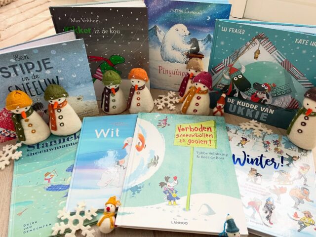 ❄️ Enkele lievelingsboeken en @sjaalmetverhaal winterspullen uit de kast gehaald. Ook lievelings! 😍😍
Ze hebben een leuke nieuwe wintercollectie op hun site met weer ander moois. Zoek op ‘winter’ of ‘sneeuw’. Maar pas op! Als je hun site bezoekt kom je er niet meer weg met een lege winkelmand! 😉

#themawinter #kleuters