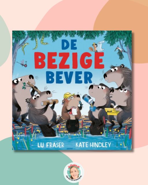 🦫 Nieuw! Een heel leuk prentenboek van de makers van Ukkie❣️(Ken je Ukkie nog niet? Snel even checken!)

Vorige week sloop ik met een vriendin langs het water van de Biesbosch, op zoek naar bevers. We zagen ze niet, de bezige bever was zelf druk met slopen en bouwen! 

🔗 Recensie op Jufanke.nl > prentenboeken 

𝔻𝕖 𝕓𝕖𝕫𝕚𝕘𝕖 𝕓𝕖𝕧𝕖𝕣
Lu Fraser & Kate Hindley – Querido

Over de boeken van Ukkie ben ik super enthousiast. Ken je Ukkie nog niet? Snel opzoeken! Dit is een nieuw boek van dezelfde auteur en illustrator. Benieuwd! 

Gisteren zocht ik met een vriendin in de Biesbosch naar bevers. We zagen enorm veel sporen, maar de bevers lieten zich niet zien. Niet zo gek ook, ze beleefden een avontuur in het boek De bezige bever! 

Zip is een bever die anders is dan de anderen. Ze houdt van zagen, meten, hakken en splijten. De andere bevers vinden dat maar gek. Bevers kunnen toch gewoon knagen? Ze vertellen Zip dat ze zich moet gedragen zoals zij. Haar opa vertelt haar Jij bent wie je bent, jij mag doen wat je wilt. Zaag door en vind uit. Elke bever verschilt. 

En dan begint het te regenen en regenen en regenen. De beverburcht dreigt onder te lopen. Wat doen de bevers en wat doet Zip?

Dit verhaal over de kracht van anders denken is prachtig op rijm geschreven en zo mooi vertaald door Bette Westera. Het is een hartverwarmend, stoer en avontuurlijk verhaal waarvan je de afloop wilt weten. 

Een waardevol verhaal over jezelf mogen zijn.